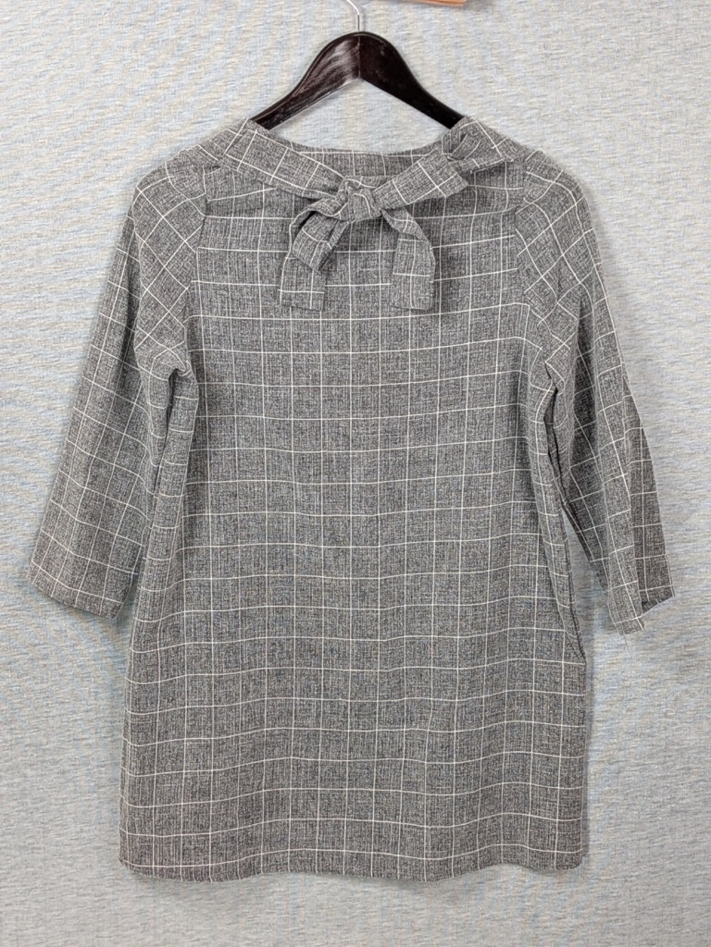 Windowpane Tie-Neck Tunic Top - Picture 7 of 9